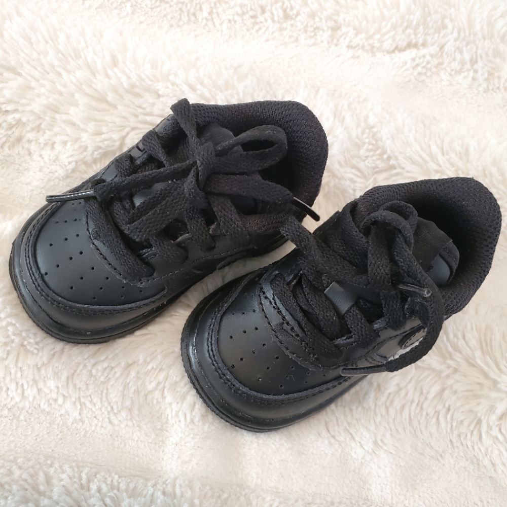 NIKE AIR FORCE 1 BLACK, Baby/toddler size 3C NEW